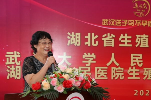杨菁